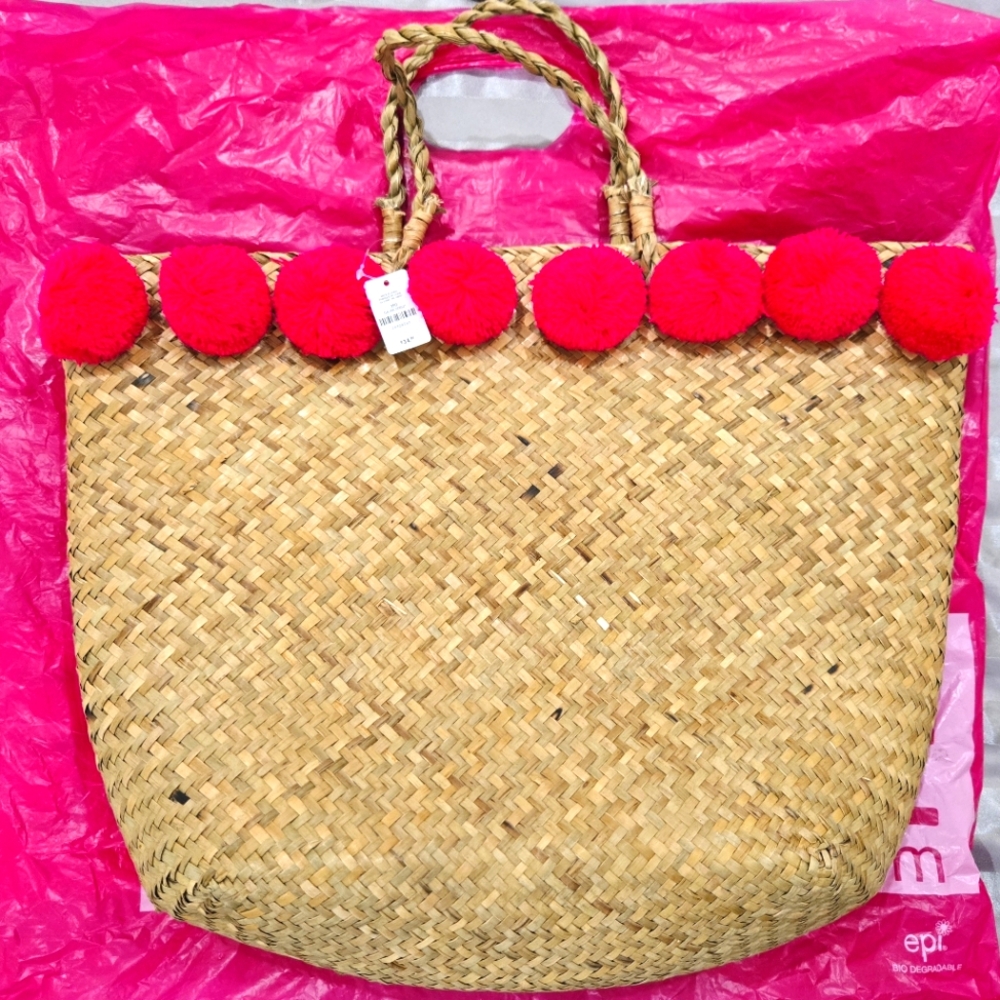 2/28$ BNWT - Extra Large Straw Tote Bag